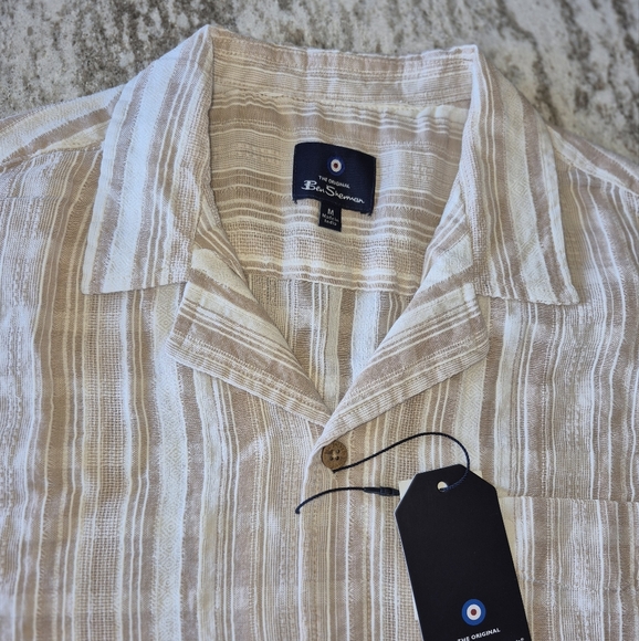 Ben Sherman Men's Button Down Vacation Shirt Size Medium NEW - Picture 1 of 3